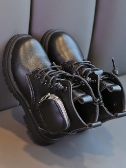 Giày boot cổ cao bé gái màu đen GB212