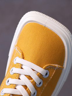 Giày thể thao bé gái màu vàng GT102
