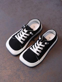 Giày thể thao bé gái màu đen GT108