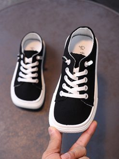 Giày thể thao bé gái màu đen GT108