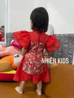 Mặt sau Váy Du xuân cho bé
