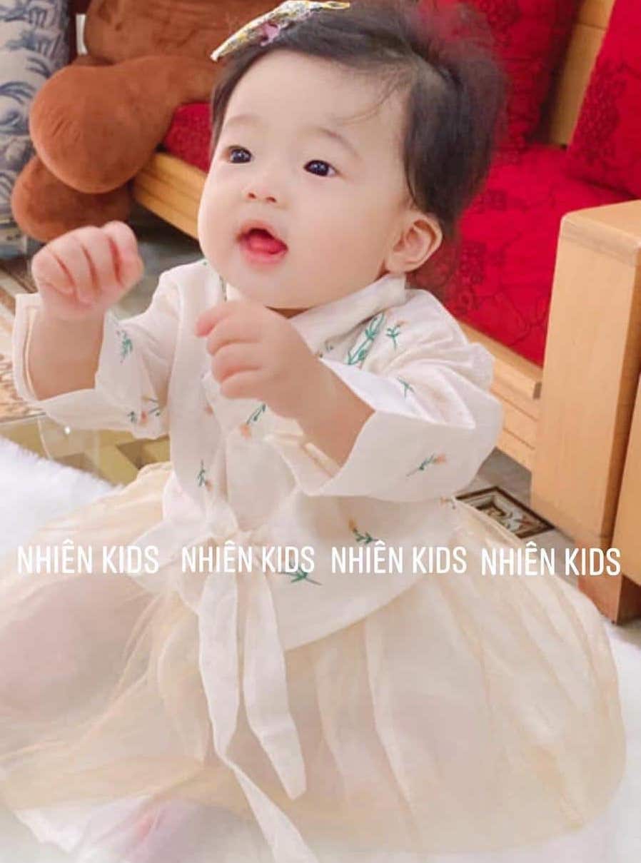 Đầm công chúa cho bé gái Nina Kids Boutique Váy dự tiệc cho bé sơ sinh Size  3 24 tháng Màu trắng Kèm Turban nơ | Shopee Việt Nam