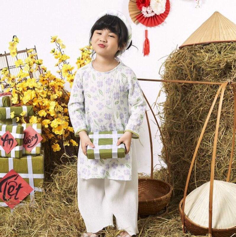 Áo dài truyền thống gấm sốp bé gái 5 Áo dài truyền thống