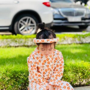 Bộ áo dài cách tân bé gái phối nơ Bộ Áo dài cách tân màu cam cho bé gái