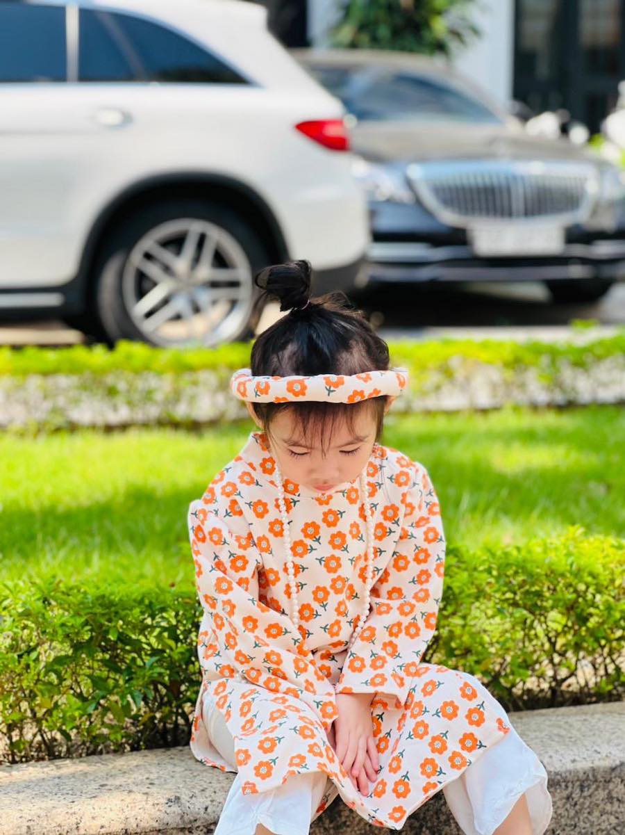 Bộ áo dài cách tân bé gái phối nơ Bộ Áo dài cách tân màu cam cho bé gái