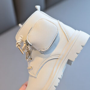 Giày boot cổ cao bé gái màu trắng GB210