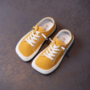 Giày thể thao bé gái màu vàng GT102