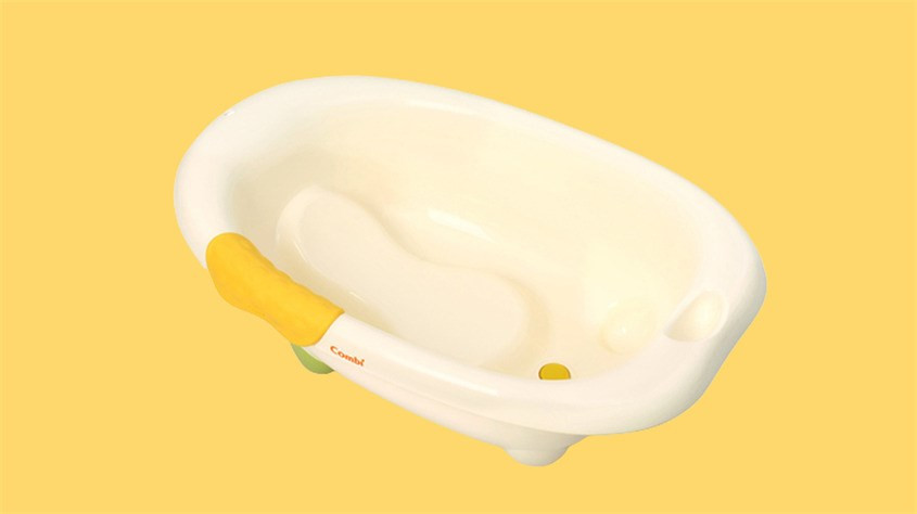 Chậu tắm Combi an toàn cho bé