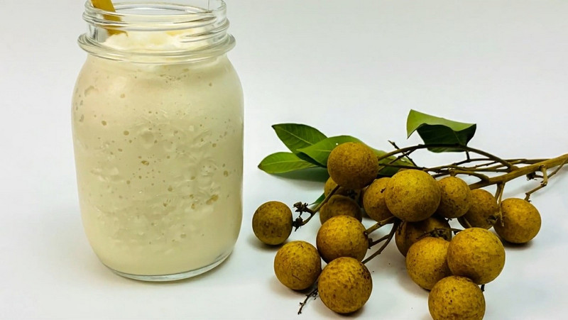 Mẹ không nên kết hợp sử dụng nhãn với sữa hoặc các thực phẩm tương kỵ khác.