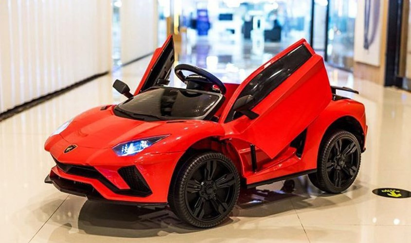 Quà thôi nôi xe điện trẻ em